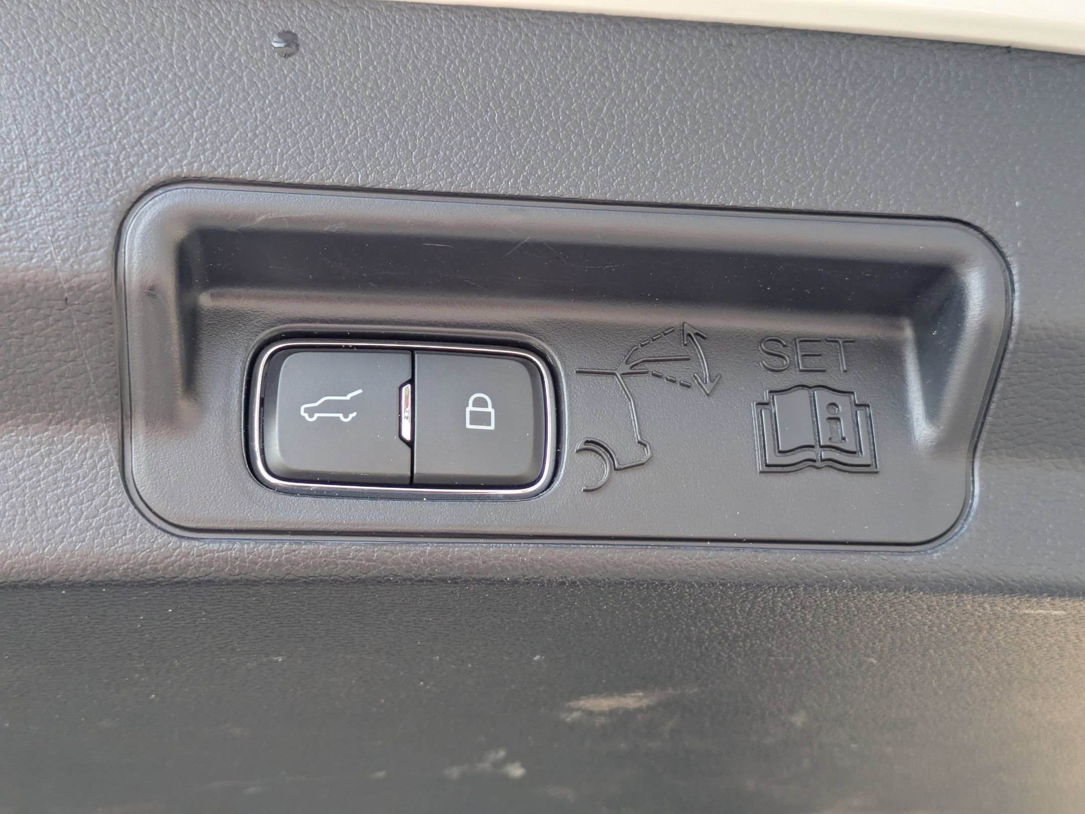 Certified 2022 Ford Explorer Limited w/ Equipment Group 301A image 34