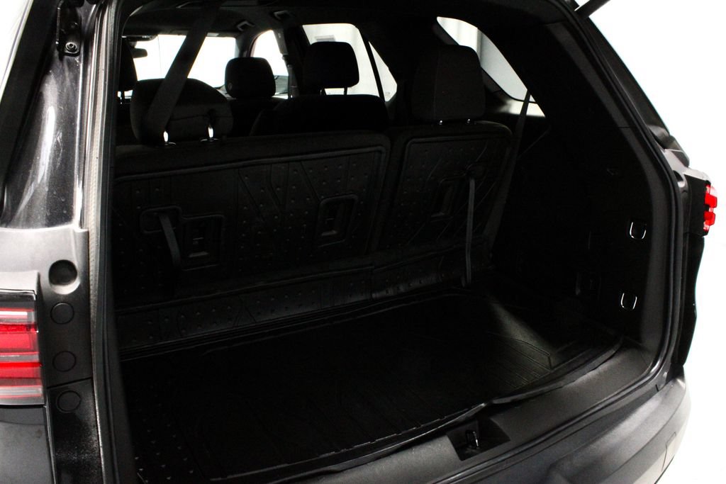 Used 2023 Chevrolet Traverse LT w/ Midnight/Sport Edition AWD/4WD image 13
