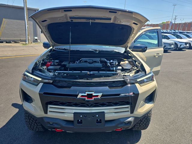 Used 2024 Chevrolet Colorado ZR2 w/ ZR2 Convenience Package III AWD/4WD image 25