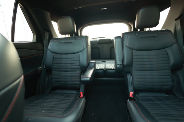 Certified 2025 Ford Explorer ST-Line w/ Premium Package AWD/4WD image 18