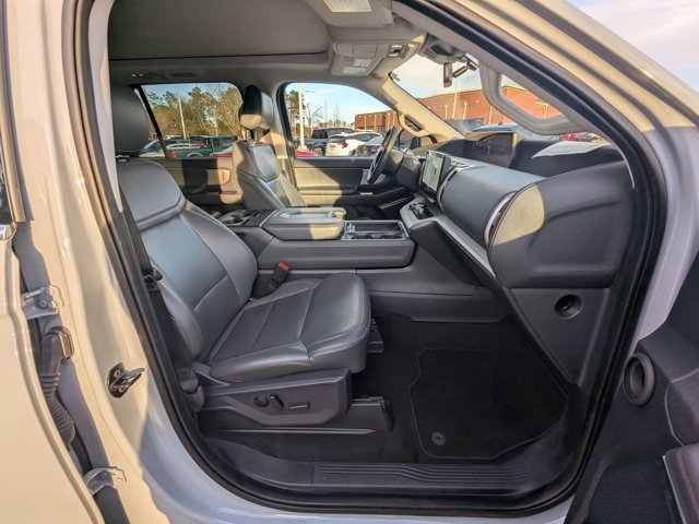 Certified 2025 Ford Expedition Active image 40