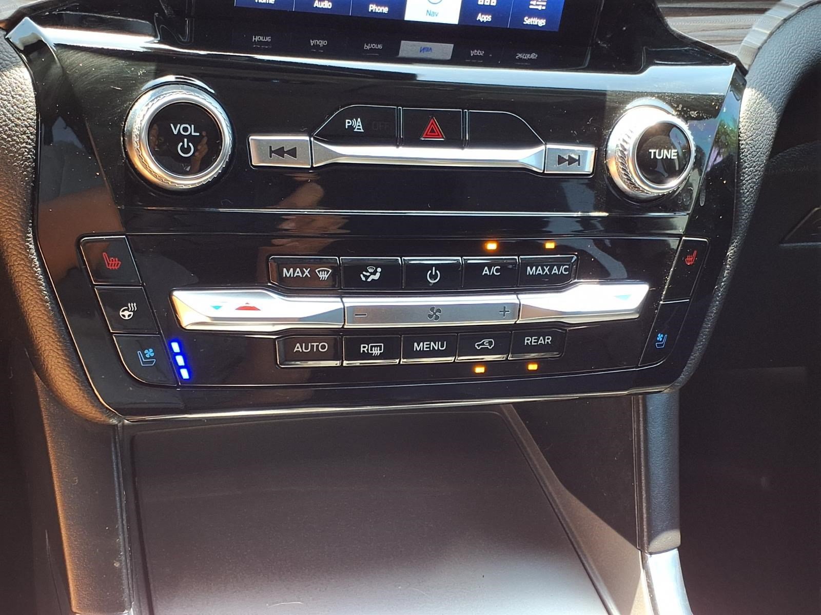 Certified 2024 Ford Explorer Limited w/ Limited Technology Package RWD image 19