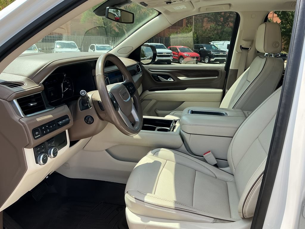 Used 2021 GMC Yukon Denali w/ LPO, Illumination Package AWD/4WD image 25