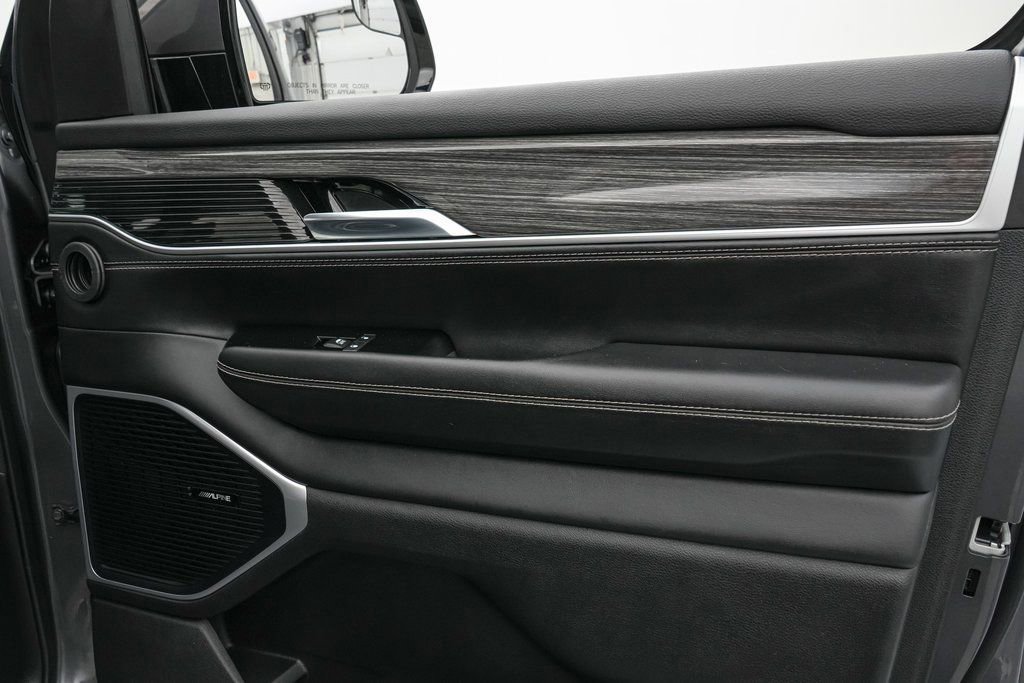 Used 2022 Jeep Wagoneer Series III image 31