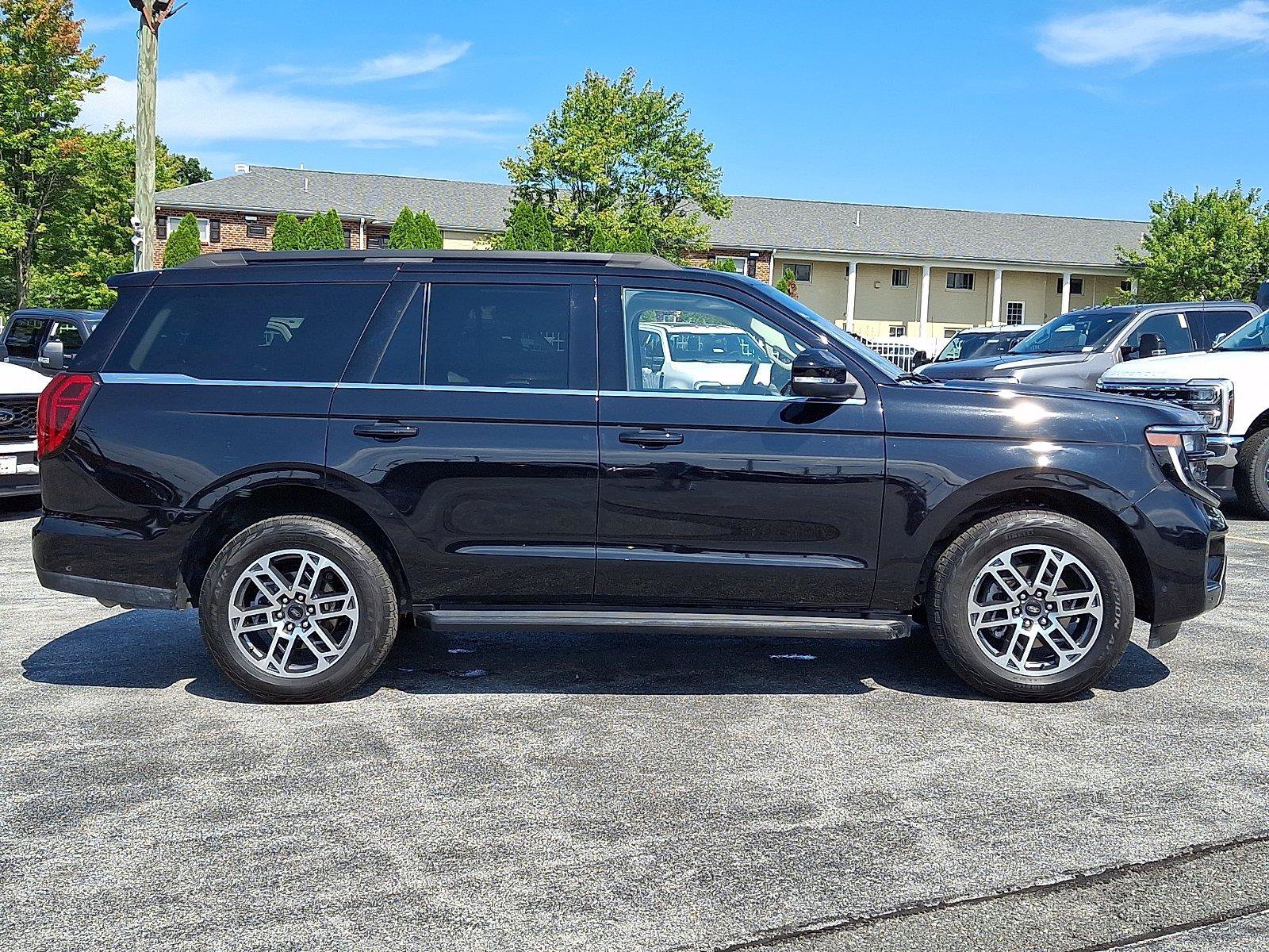 Certified 2025 Ford Expedition Active AWD/4WD image 7