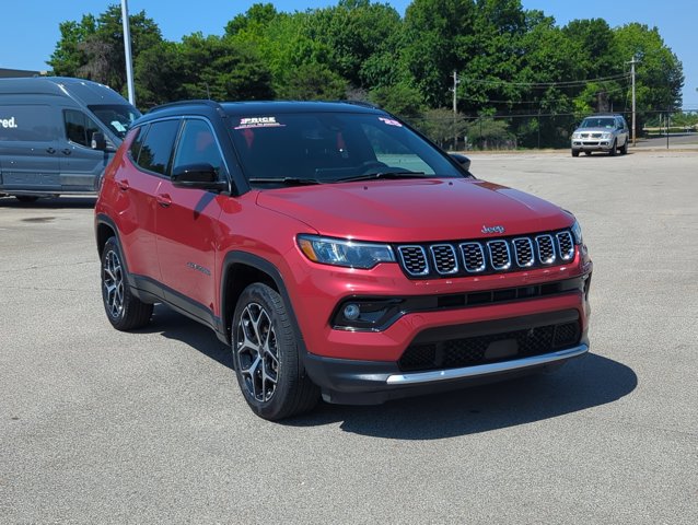 Used 2025 Jeep Compass Limited AWD/4WD video 3