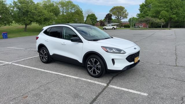 Certified 2022 Ford Escape SE w/ SE Sport Appearance Package AWD/4WD image 46