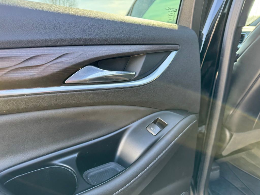Used 2023 Buick Enclave Avenir image 25