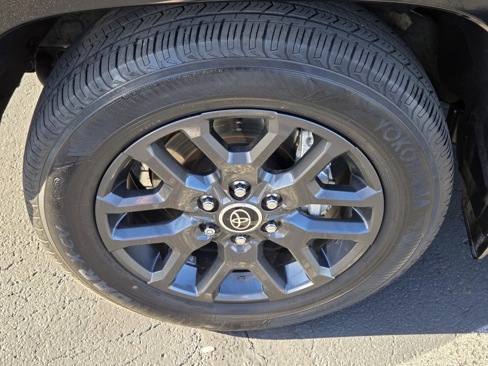 Used 2023 Toyota Sequoia Platinum image 9