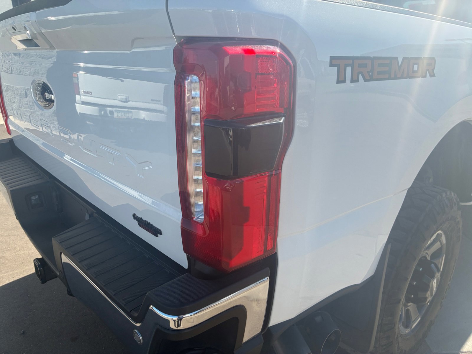 Certified 2023 Ford F250 Lariat w/ Tremor Off-Road Package image 29