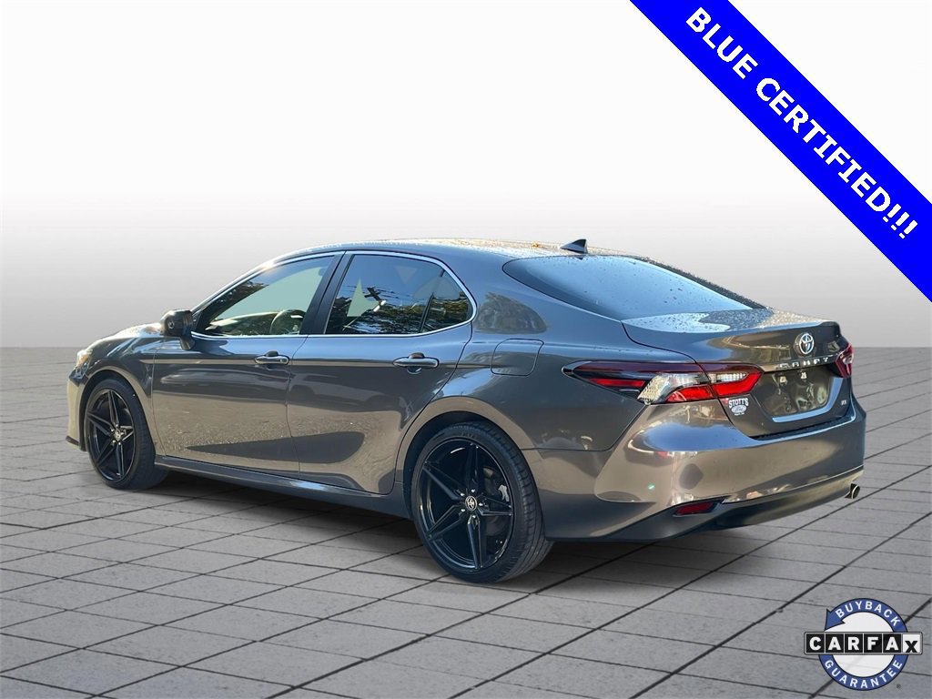 Used 2021 Toyota Camry LE image 2