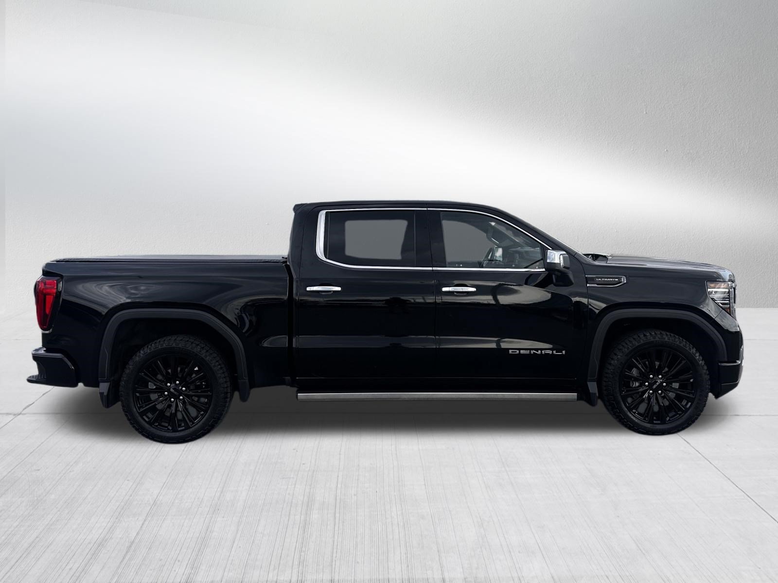 Used 2023 GMC Sierra 1500 Denali Ultimate AWD/4WD image 8