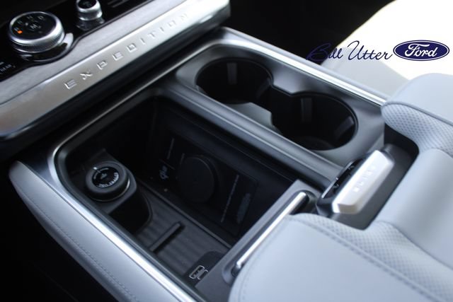 Certified 2027 Ford Expedition Platinum w/ Platinum Ultimate Package AWD/4WD image 18