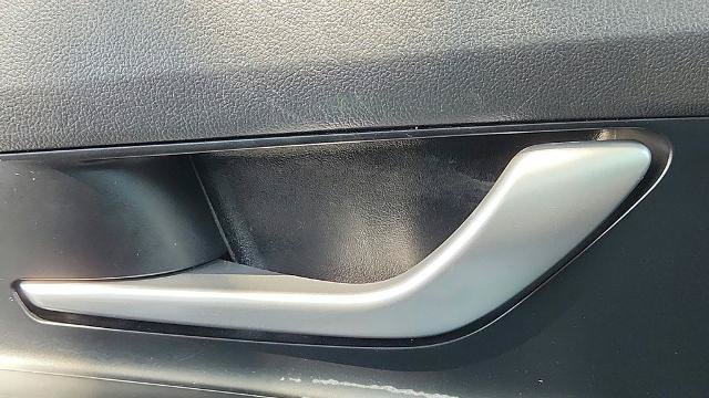 Used 2025 Hyundai Elantra SEL FWD image 23
