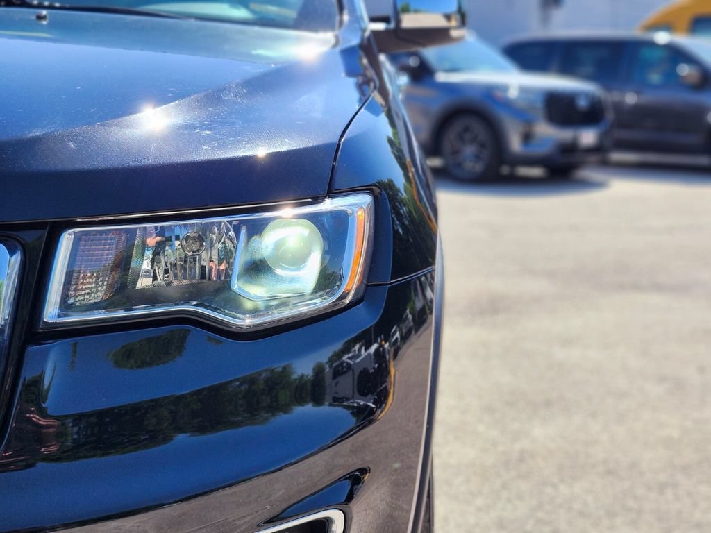 Used 2017 Jeep Grand Cherokee Limited AWD/4WD image 10