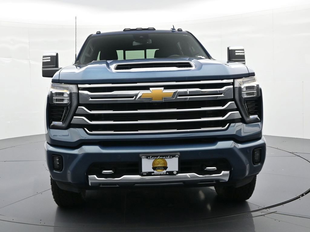Used 2024 Chevrolet Silverado 3500 High Country w/ Z71 Off-Road Package AWD/4WD image 3
