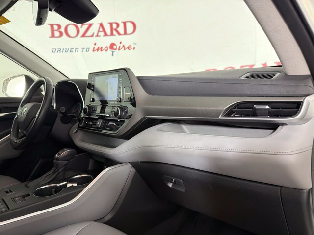 Used 2021 Toyota Highlander XLE FWD image 30
