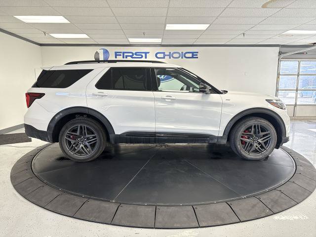 Certified 2025 Ford Explorer ST-Line w/ ST-Line Street Pack AWD/4WD image 9