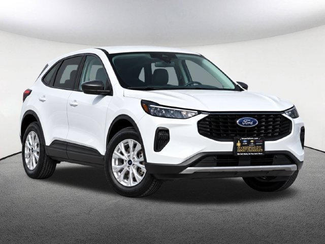 Certified 2023 Ford Escape Active w/ Tech Pack #1 AWD/4WD image 2