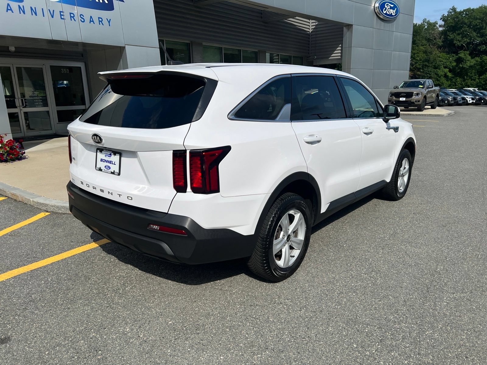 Used 2021 Kia Sorento LX AWD/4WD image 7