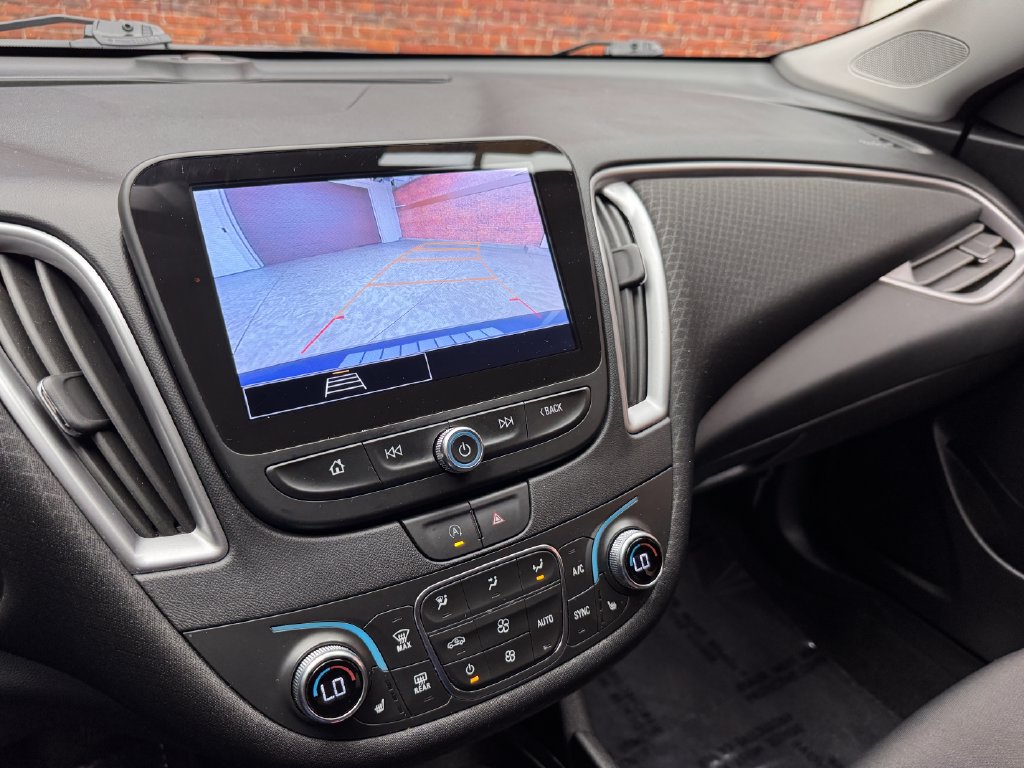 Used 2025 Chevrolet Malibu LT FWD image 21