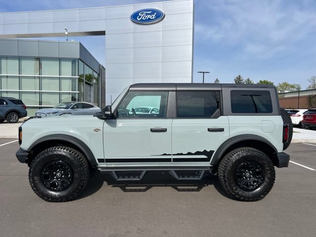 Certified 2024 Ford Bronco Wildtrak AWD/4WD image 9