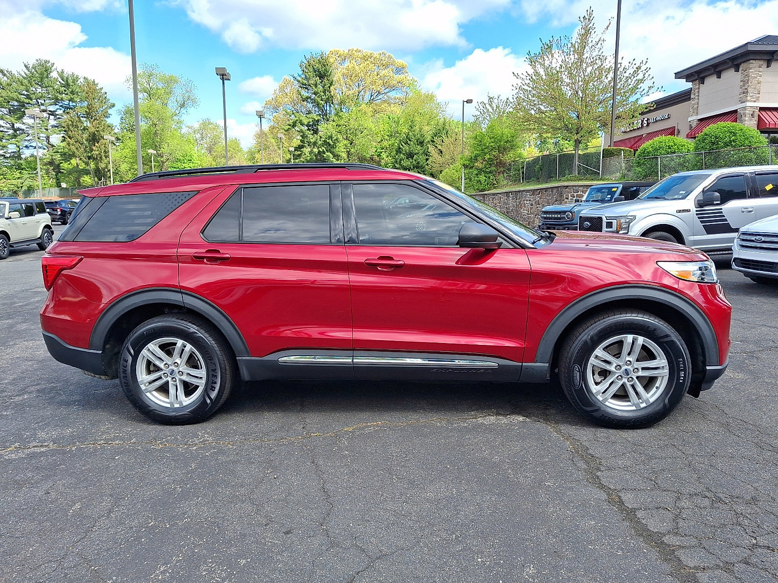 Certified 2021 Ford Explorer XLT image 5
