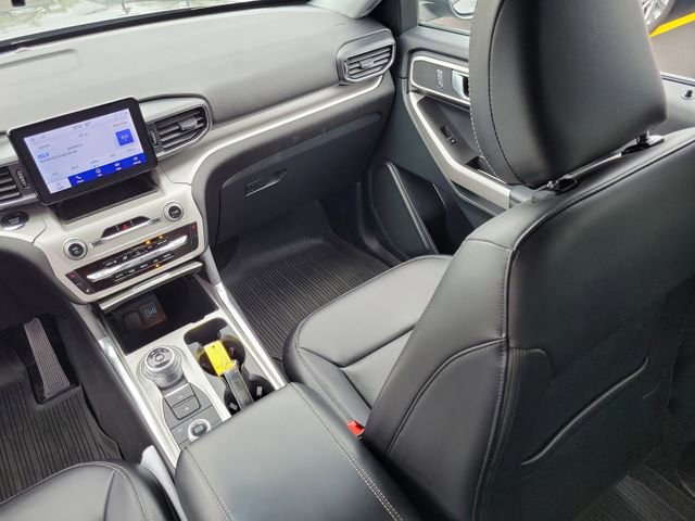Certified 2024 Ford Explorer XLT w/ Equipment Group 202A image 31