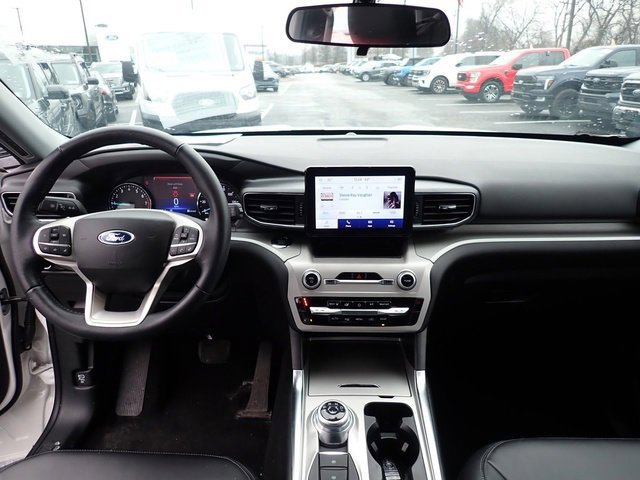 Certified 2023 Ford Explorer XLT w/ Equipment Group 202A image 21