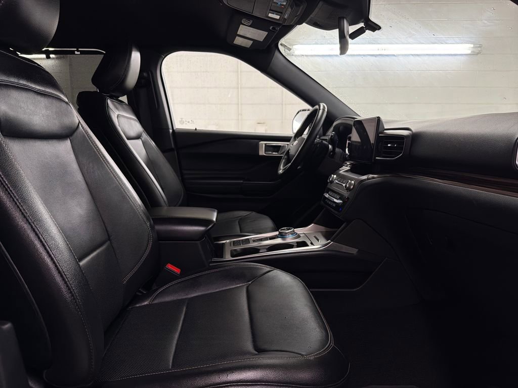Certified 2020 Ford Explorer Limited RWD image 30