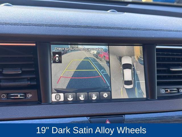 Used 2018 Kia Cadenza Limited image 2