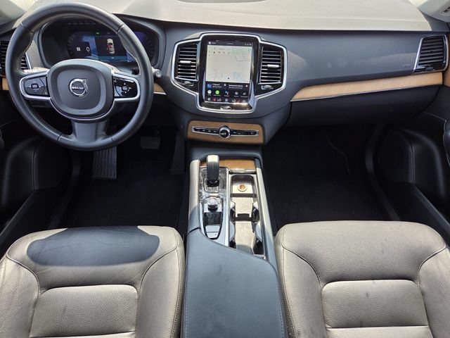 Used 2023 Volvo XC90 B5 Plus AWD/4WD image 12