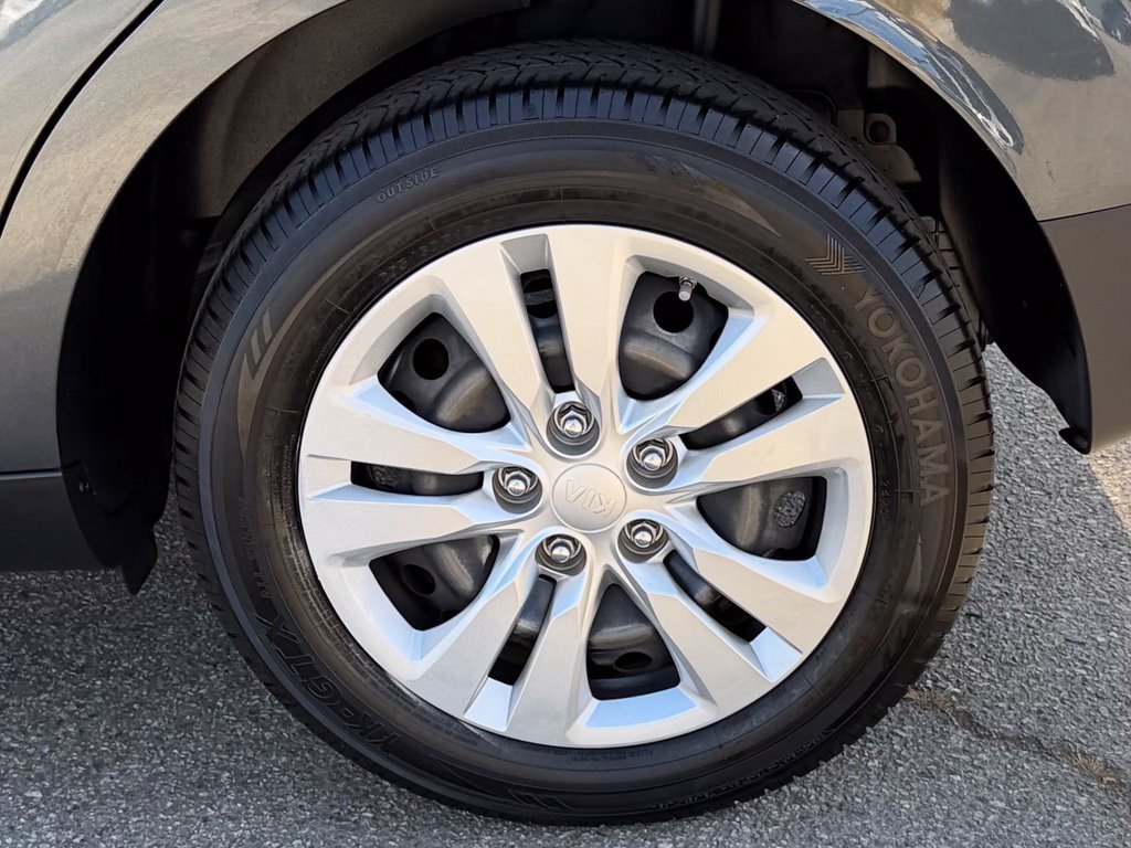 Used 2021 Kia Soul LX FWD image 13