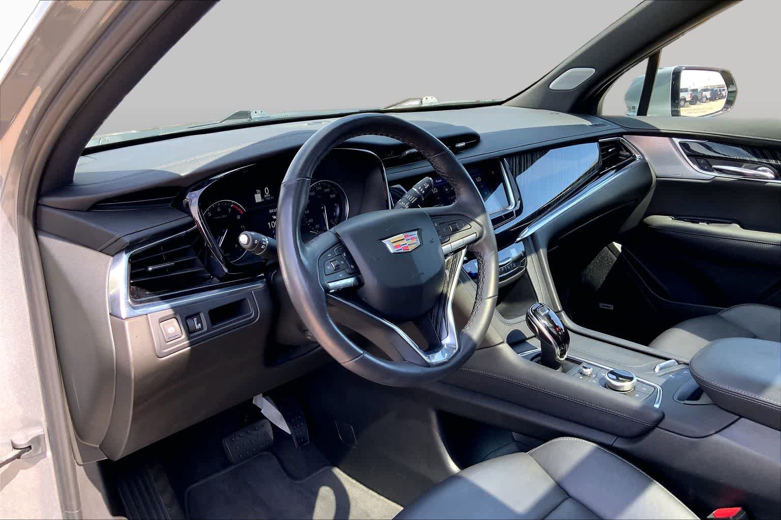 Used 2025 Cadillac XT6 Premium Luxury AWD/4WD image 18