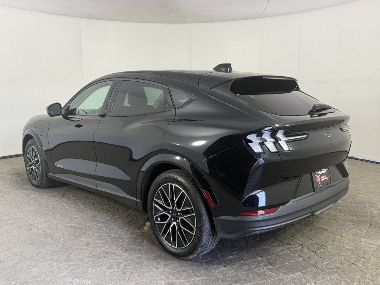Certified 2025 Ford Mustang Mach-E Premium AWD/4WD image 5