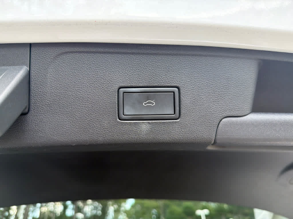 Used 2023 Volkswagen Atlas Cross Sport SEL AWD/4WD image 19