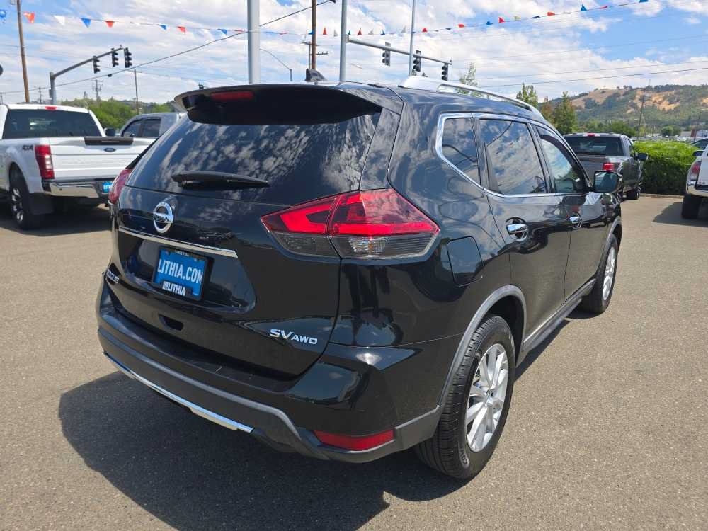 Used 2018 Nissan Rogue SV AWD/4WD image 5