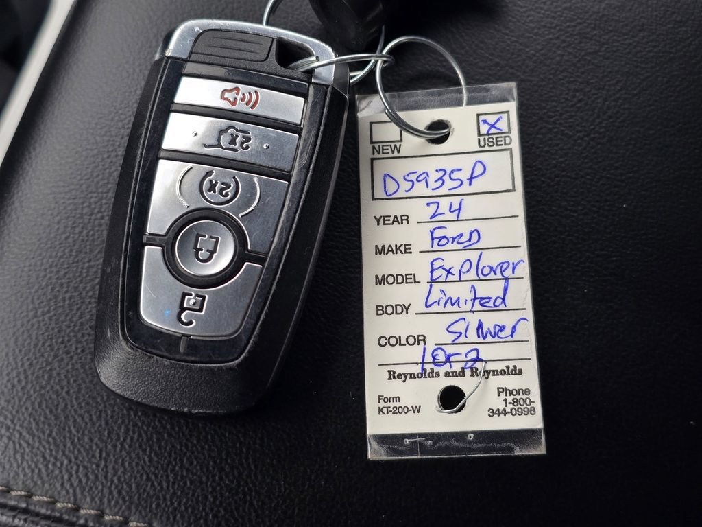Certified 2024 Ford Explorer Limited AWD/4WD image 35