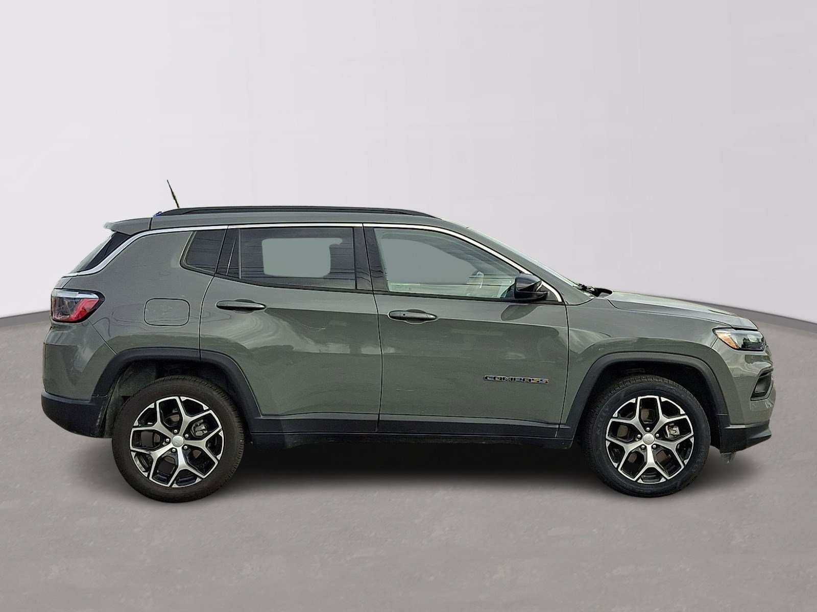 Used 2024 Jeep Compass Latitude image 7