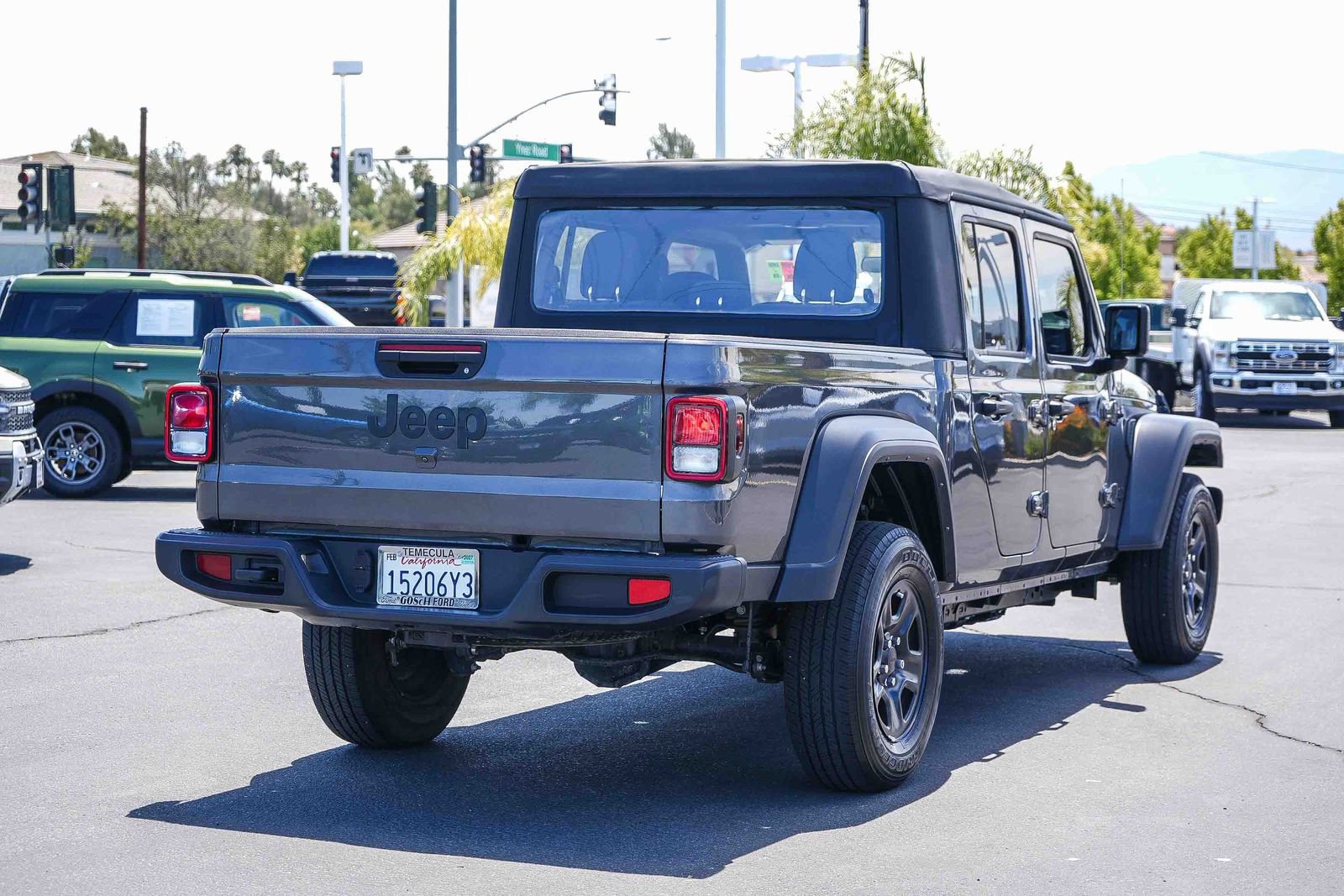 Used 2023 Jeep Gladiator Sport AWD/4WD image 6