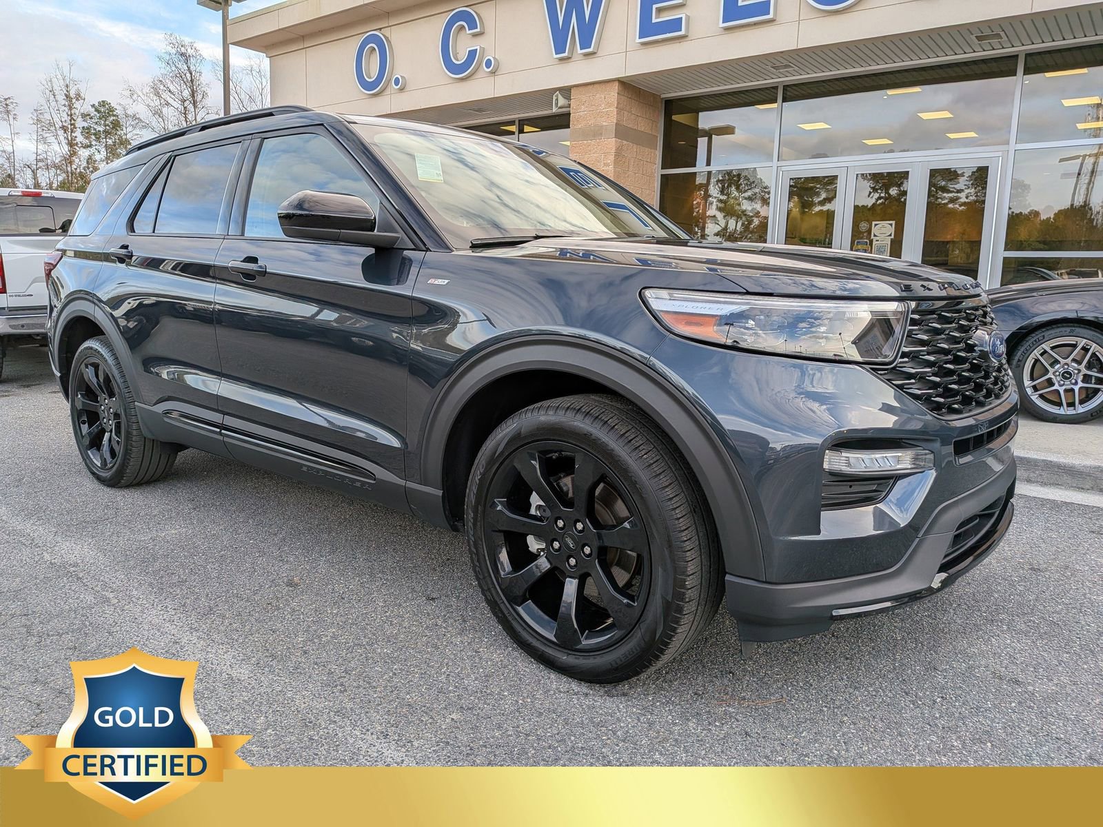 Certified 2024 Ford Explorer ST-Line w/ Class IV Trailer Tow Package image 1