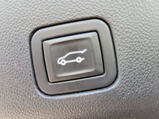 Used 2023 GMC Yukon XL Denali Ultimate AWD/4WD image 31