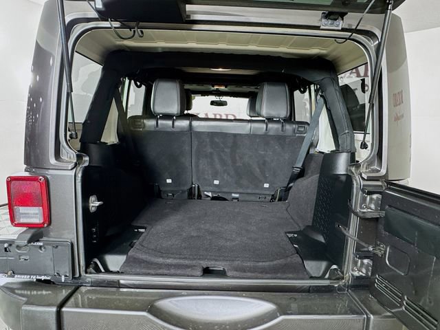 Used 2018 Jeep Wrangler Unlimited Sahara w/ Connectivity Group image 25