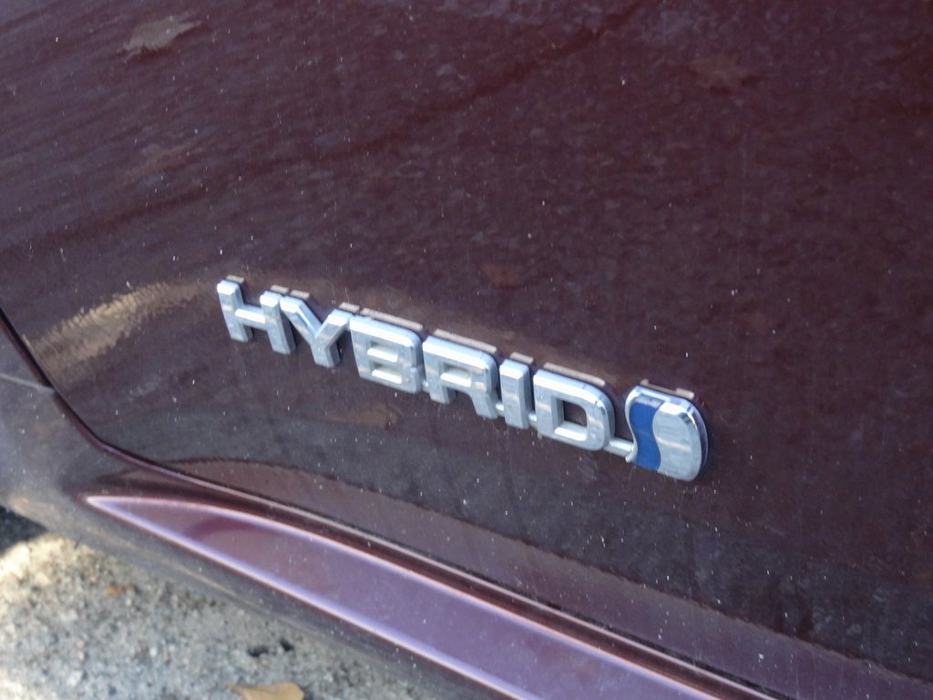 Used 2018 Toyota Avalon Limited image 19