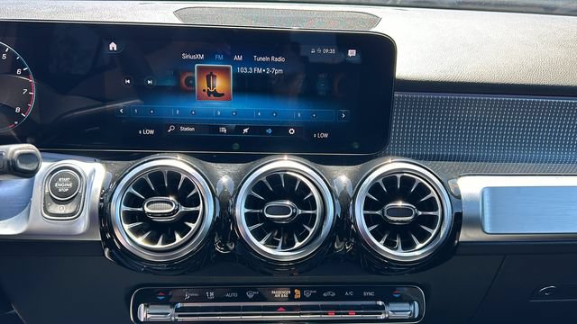 Used 2022 Mercedes-Benz GLB 250 w/ Premium Package Lite image 20