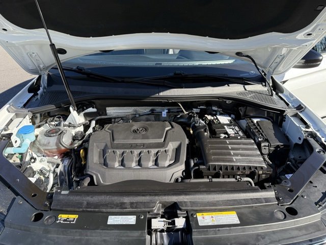 Used 2024 Volkswagen Tiguan SE R-Line image 23