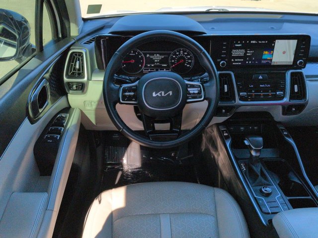 Used 2023 Kia Sorento S w/ Panoramic Sunroof Package FWD image 16