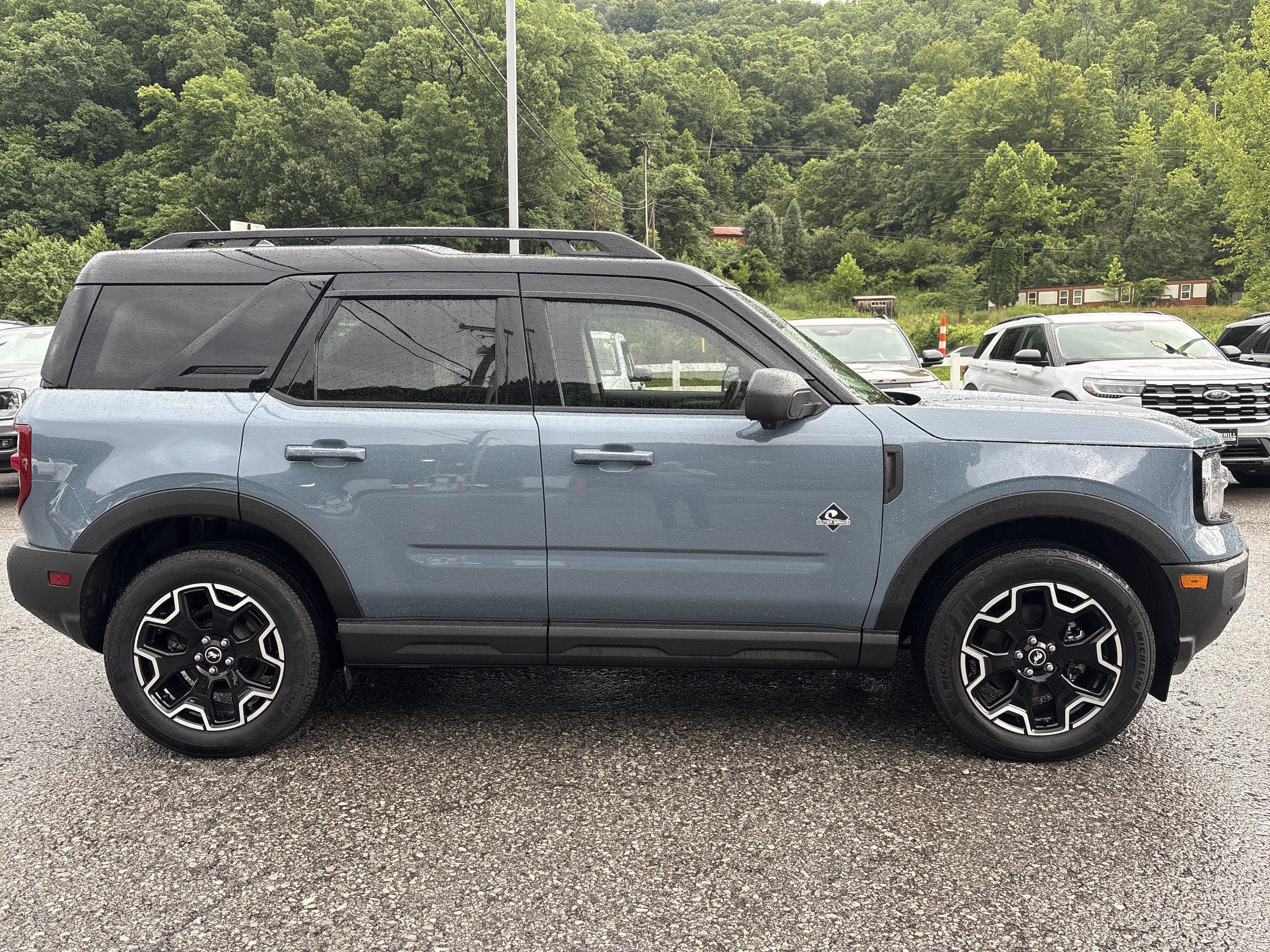 Certified 2025 Ford Bronco Sport Outer Banks w/ Outer Banks Tech Package+ AWD/4WD image 3