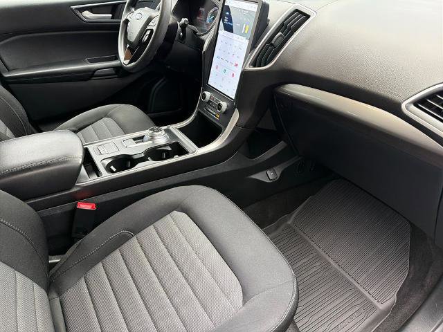 Certified 2022 Ford Edge SE w/ Black Appearance Package image 15