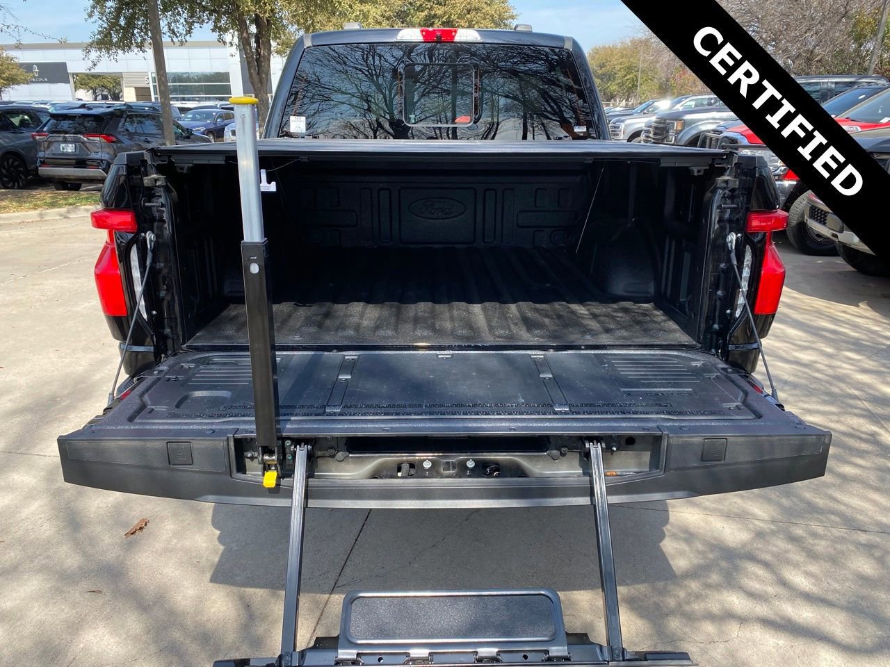 Certified 2025 Ford F150 Lightning Lariat image 37